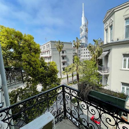 Центр Города Батуми Apartment Rustaveli 13 Esterno foto