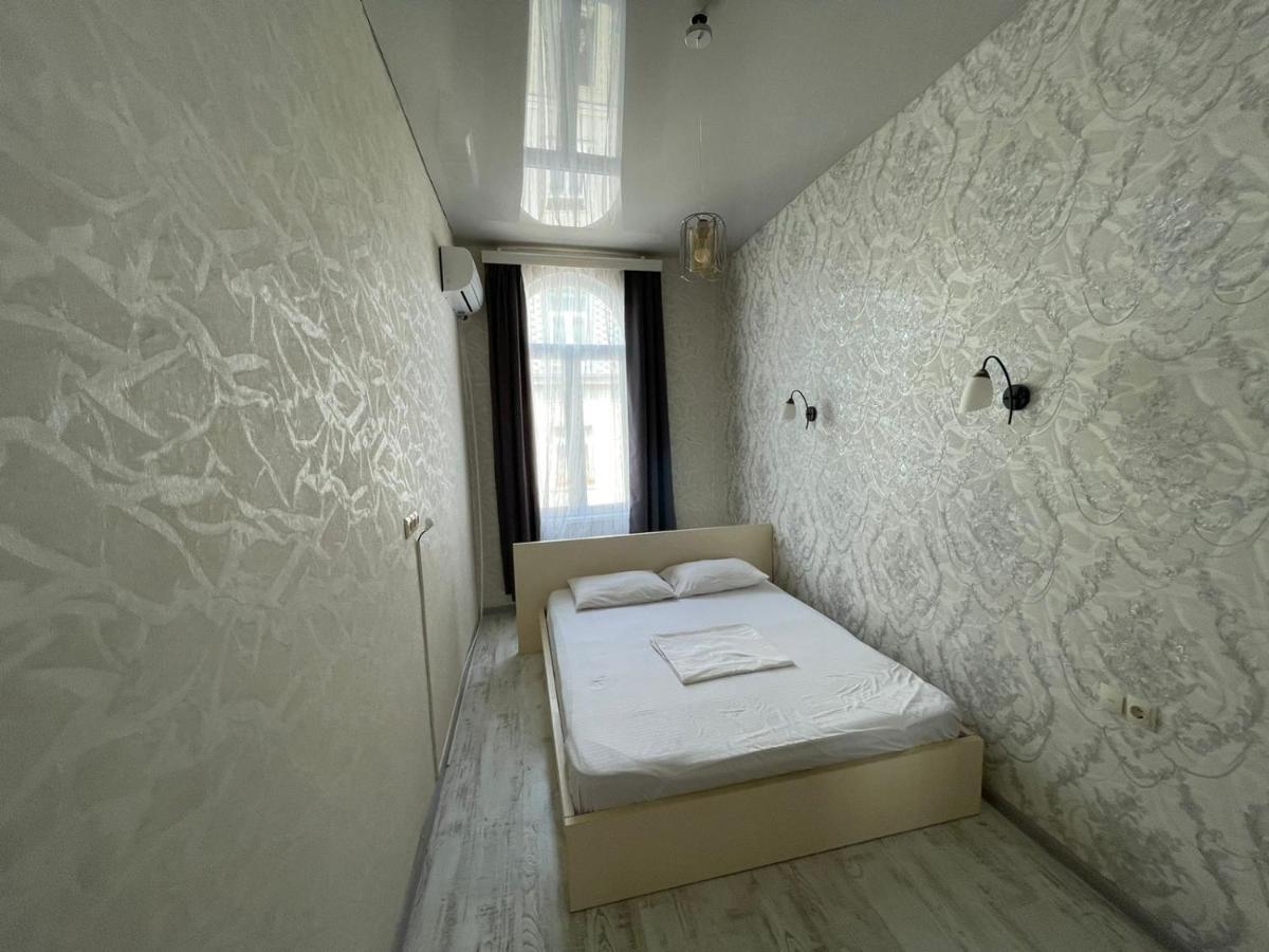 Центр Города Батуми Apartment Rustaveli 13 Esterno foto
