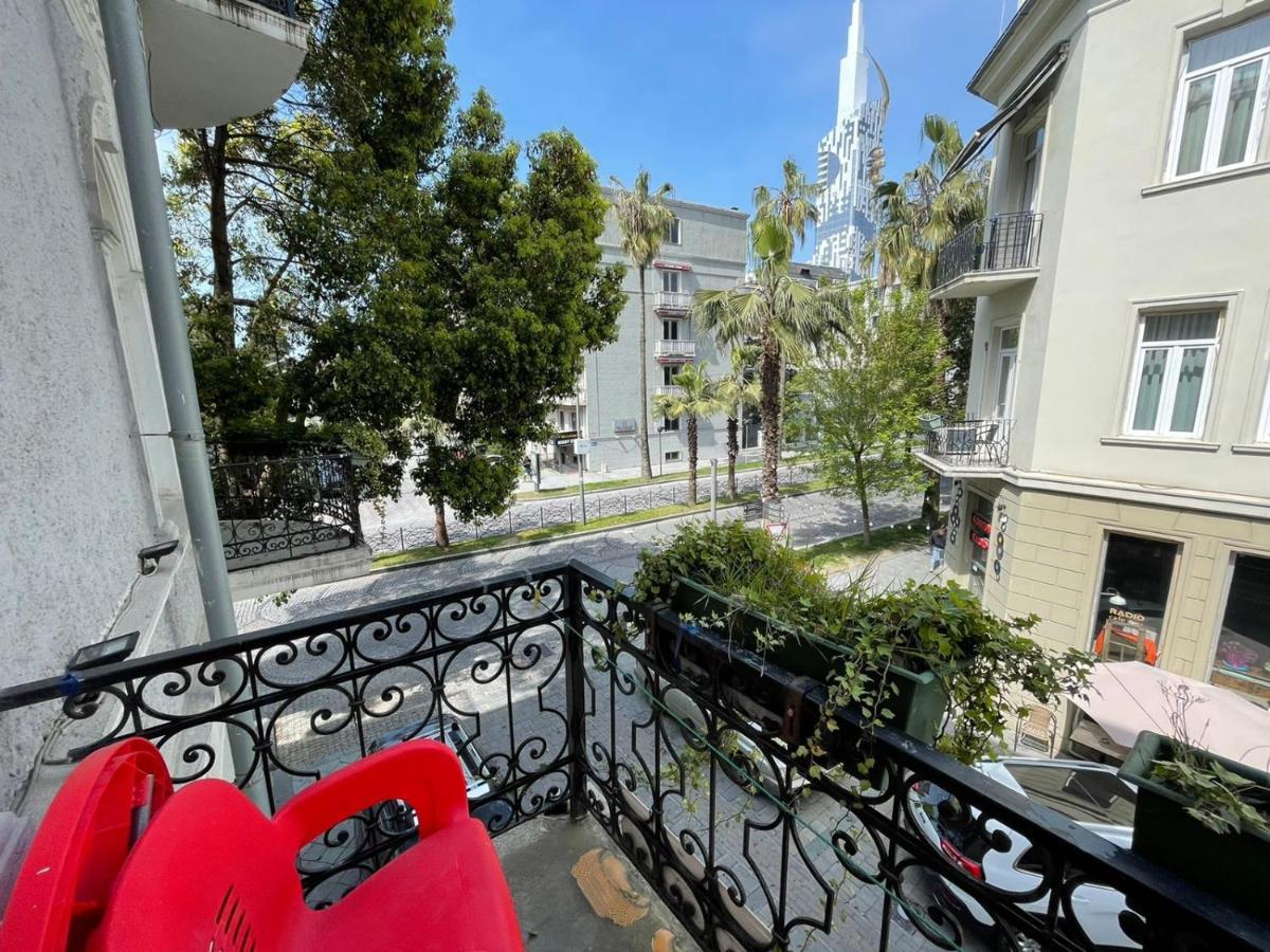 Центр Города Батуми Apartment Rustaveli 13 Esterno foto