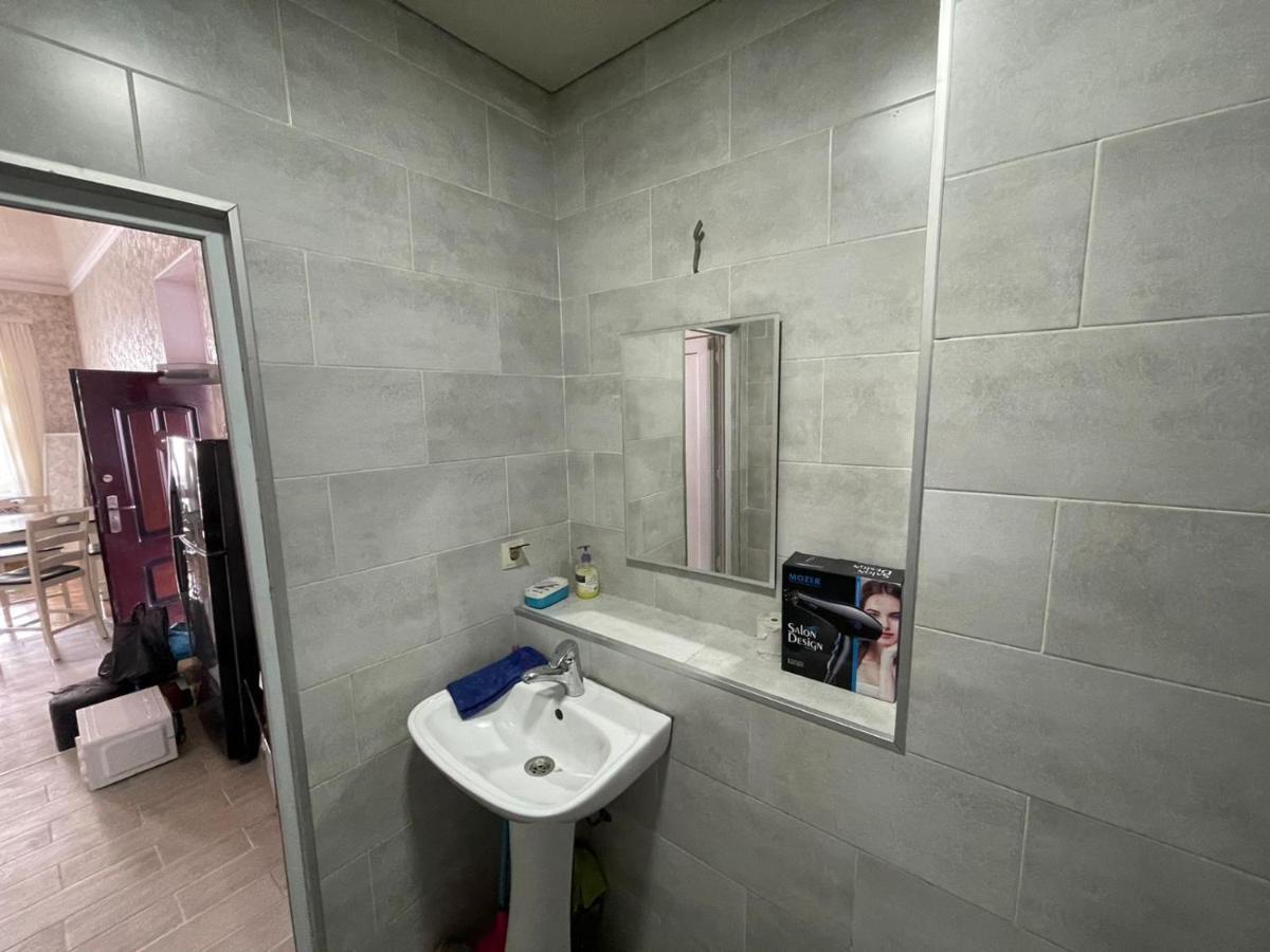 Центр Города Батуми Apartment Rustaveli 13 Esterno foto