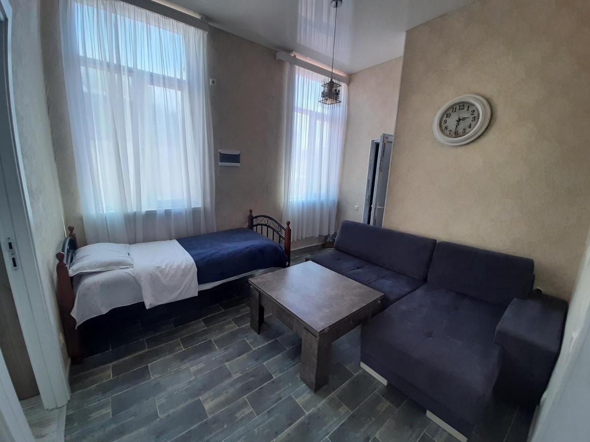 Центр Города Батуми Apartment Rustaveli 13 Esterno foto