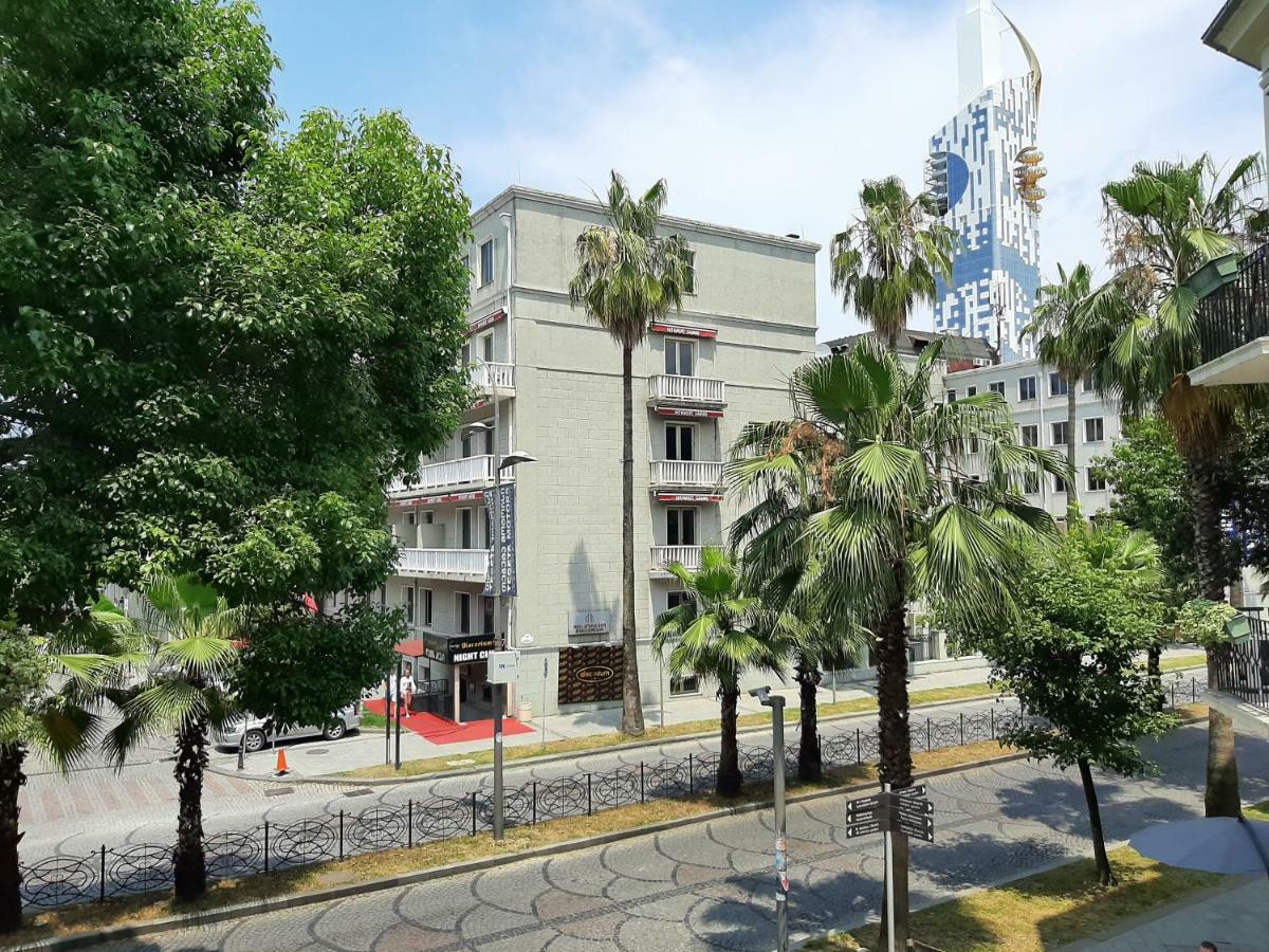 Центр Города Батуми Apartment Rustaveli 13 Esterno foto
